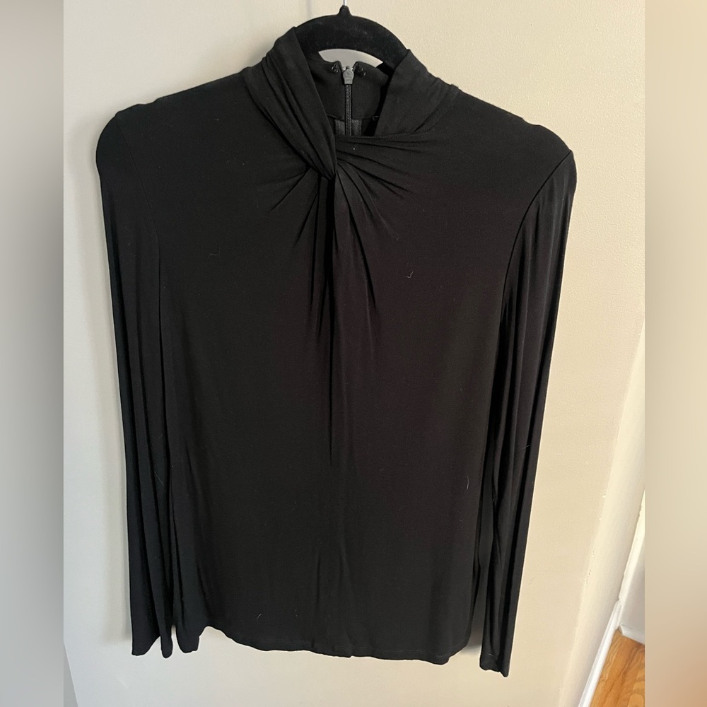 Elie Tahari twist neck line long sleeve top